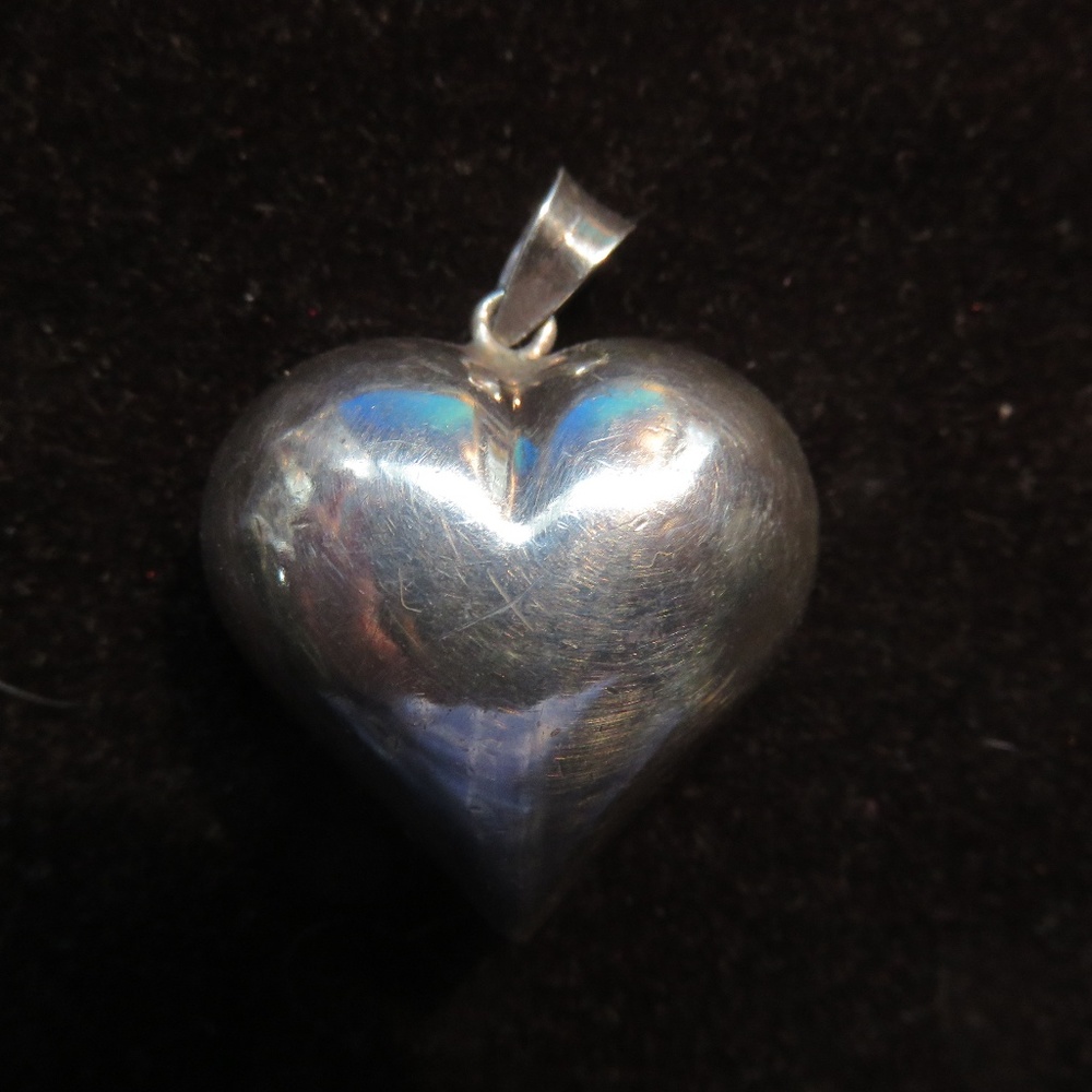 Large .925 sterling 1 1/2" puffed heart, EUC